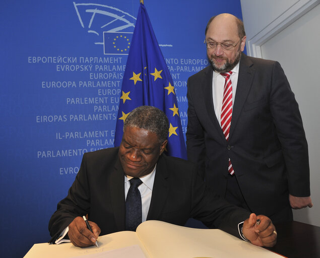 Foto 4: Martin SCHULZ - EP President meets with Denis MUKWEGE, Sakharov Prize 2014 Laureate