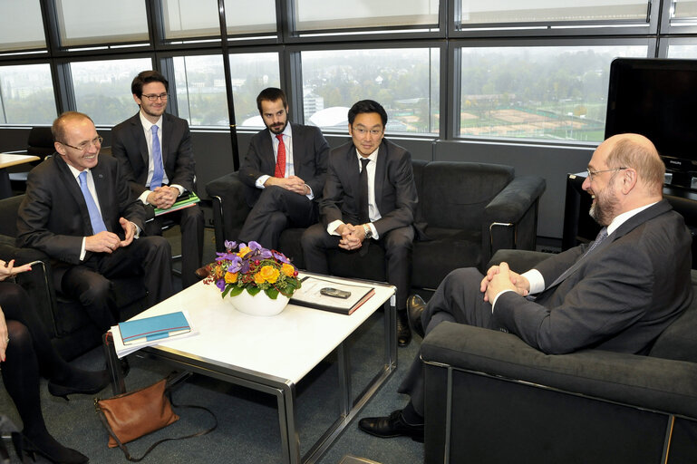 Fotogrāfija 1: EP President meets MEPS