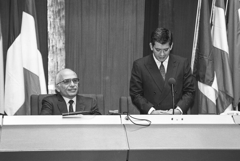 Fotografija 3: His Majesty HUSSEIN, King of Jordan, and Enrique BARON CRESPO, EP President on the 11th of September 1991 in Strasbourg