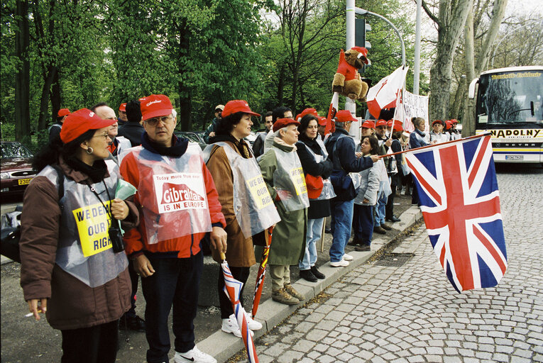 Fotografi 9: Demonstration outside the EP in Strasbourg for the recognition of the Gibraltar status