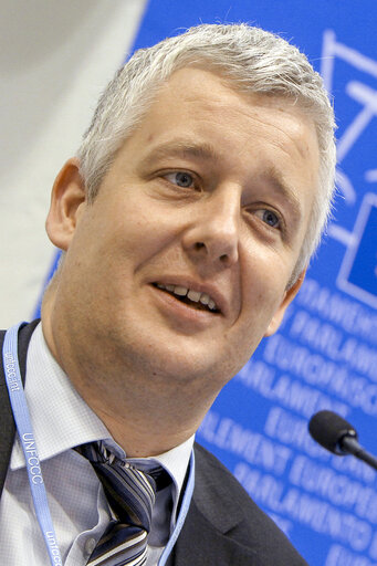 Fotó 27: Matthias Groote, Head of the  European Parliament Delegation speaks during the European Parliament side event at the United Nations Climate Change conference in Doha.