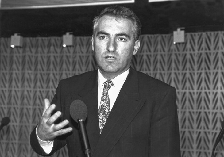 Zdjęcie 5: PINXTEN Karel in the hemicycle of the European Parliament in Strasbourg in May 1991