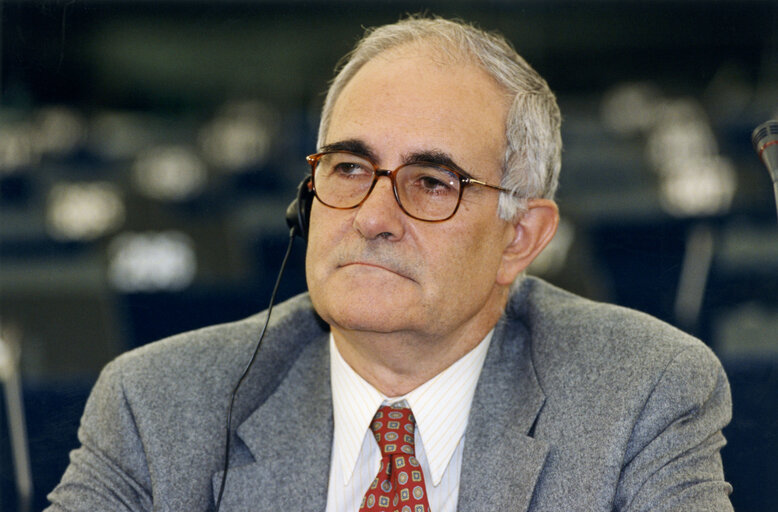 Foto 1: Joan Colom I Naval in the hemicycle of the European Parliament in Strasbourg in october 2000