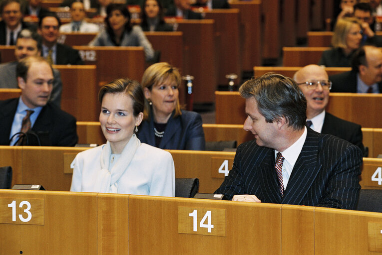 Suriet 8: Visit of Princess Mathilde of Belgium and Prince Philippe of Belgium to the European Parliament in Brussels to attend an academic session on the opening of 'Brussels 2000', on February 25, 2000.