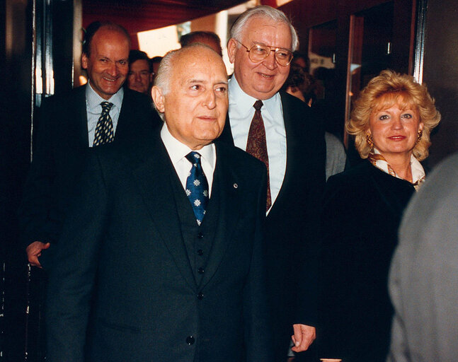 Italian President makes an official visit to the EP in Strasbourg in November 1993