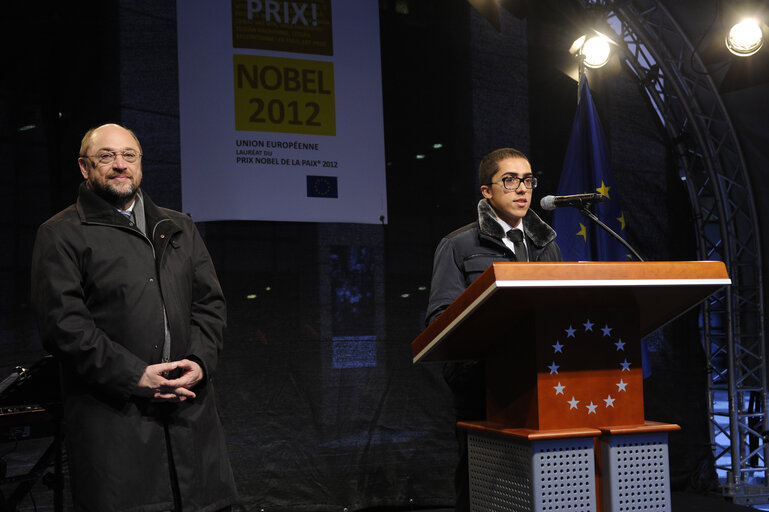 Fotografie 25: Out of the Abyss : how Europeans built Peace together  A nobel prize recognising 60 years making peace in our continent  EP President Martin SCHULZ