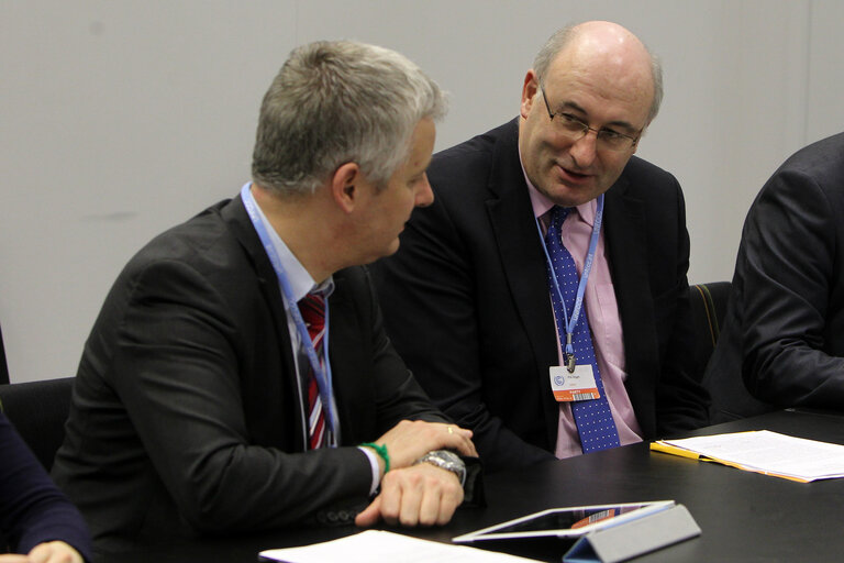 Foto 46: Matthias Groote European Parliament Head of Delegation (L) in a meeting of European Parliament Delegation with Phil Hogan (irish minister for environment,community and local government) during the United Nations Climate Change conference in Doha, Qatar, Friday, Dec.7, 2012 (Photo/mohamed farag)