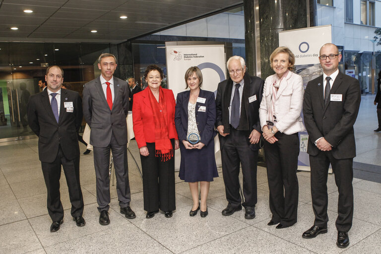 Valokuva 1: Award ceremony of the 2013 IDF Europe Prizes in Diabetes