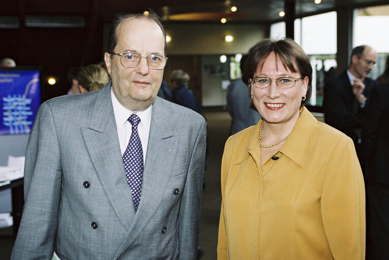 Φωτογραφία 17: Portrait of MEP Riitta MYLLER in Strasbourg