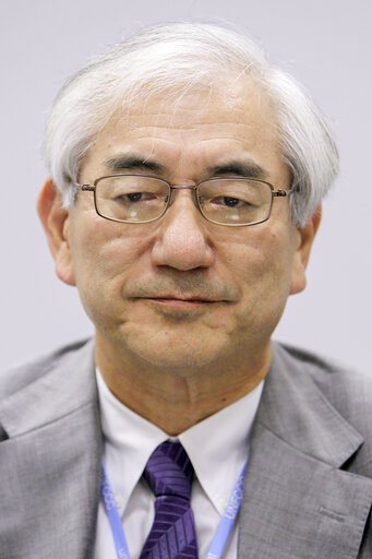 Foto 34: Kosei Shindo (chairman of the subcomittee on global environment) is seen during a meeting  European Parliament Delegation with climate-friendly technologies during the United Nations Climate Change conference in Doha, Qatar, Tuesday, Dec.4, 2012.