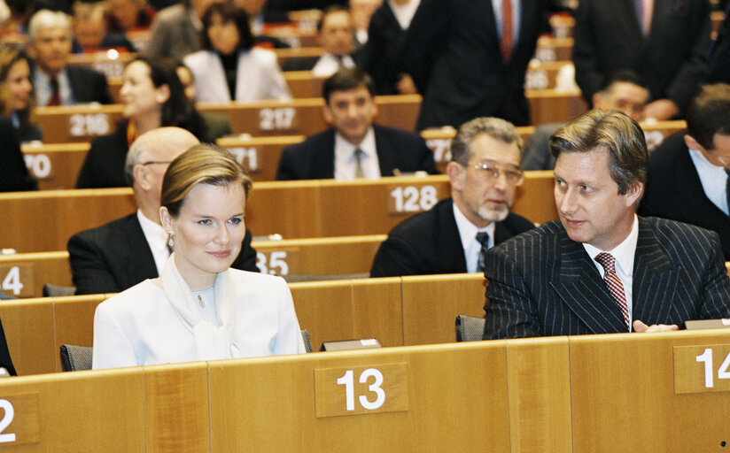 Valokuva 9: Visit of Princess Mathilde of Belgium and Prince Philippe of Belgium to the European Parliament in Brussels to attend an academic session on the opening of 'Brussels 2000', on February 25, 2000.