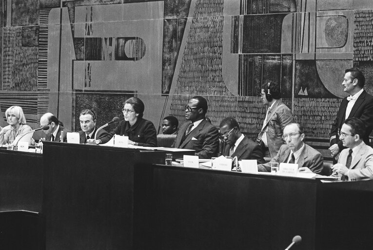 Foto 16: Simone VEIL, EP President during the African Caribbean and Pacific group of states dialogue with Europe on the 31th of in 1978 in Luxembourg