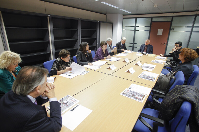 Foto 5: Members of the FMA meet with Helene FLAUTRE after their stay in Turkey.