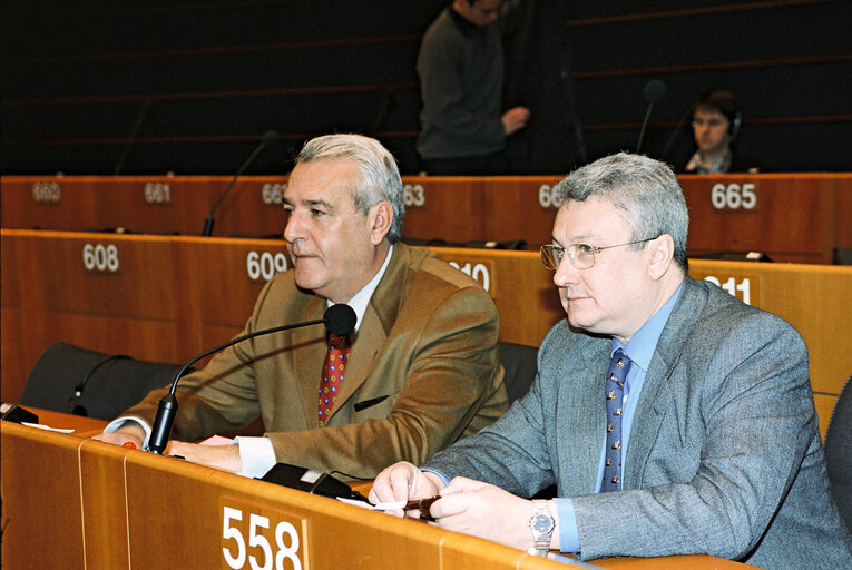 Fotografie 4: MEP Jorge Salvador HERNANDEZ MOLLAR in the European Parliament