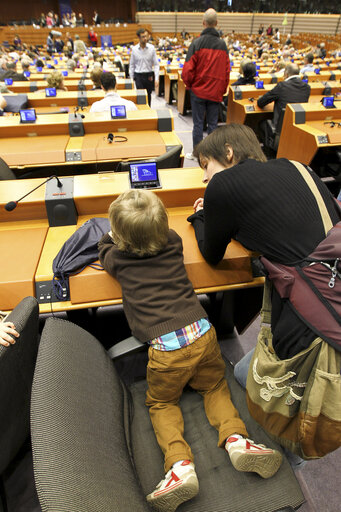 Снимка 14: Festival of Europe  Open day 2012 in Brussels  The European Parliament and active ageing. Public debate with members of the European Parliament.