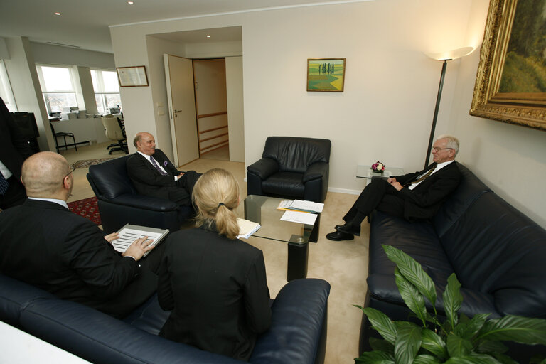 Foto 1: EP President meets with Advisor to the EU on issues related to the economy, climate change, energy security, and sustainable development, in Brussels