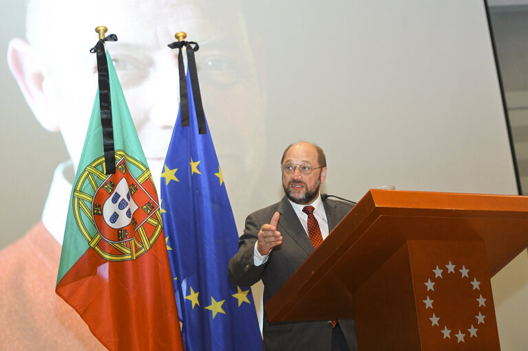 Photo 8 : Solemn celebration in memory of Miguel Portas, Member of the European Parliament with the Minister of Foreign Affairs of Portugal