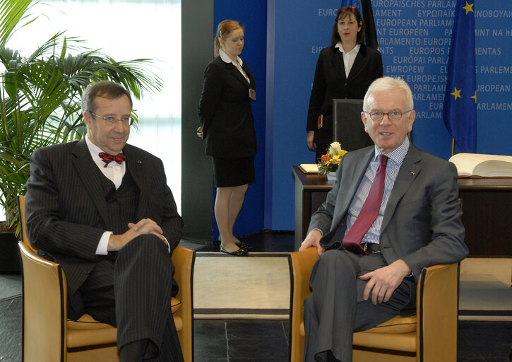 Fotografija 1: EP President meets with the President of the Republic of Estonia.