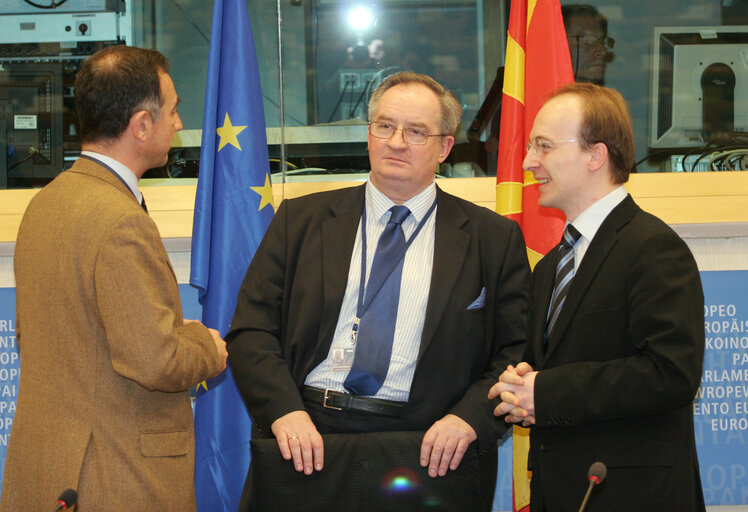 Fotografie 10: AFET Committee joint meeting with the Minister for Foreign Affairs of Macedonia.