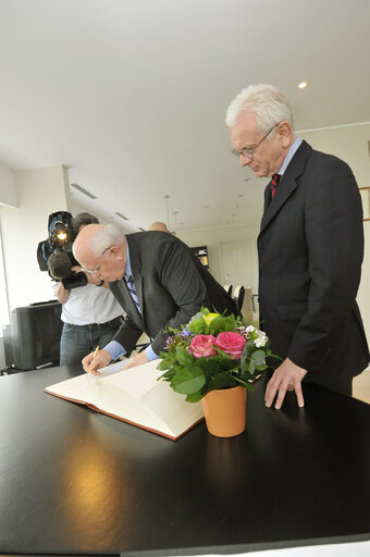 Fotogrāfija 3: EP President meets with former President of the USSR, in Brussels