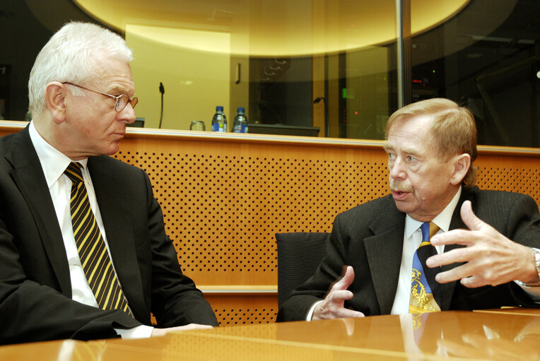 Zdjęcie 13: EP President meets with the former President of Mozambique, and with the former President of the Czech Republic