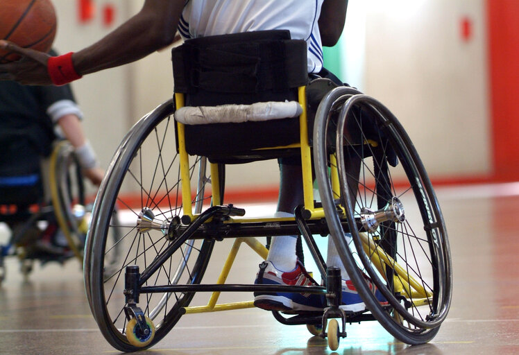 Foto 31: Sports for wheelchair users.