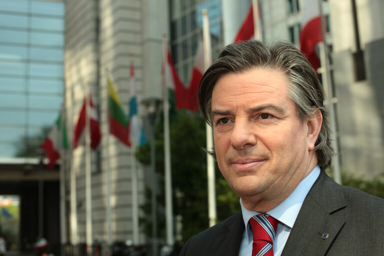 Fotografia 1: MEP Toine MANDERS in Brussels