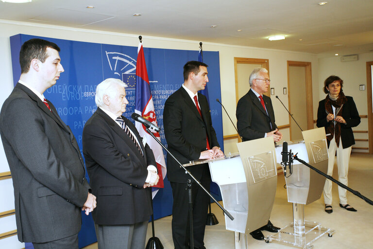 Photo 2 : Press conference following the EP President's meeting with the acting Speaker of the Serbian Parliament.