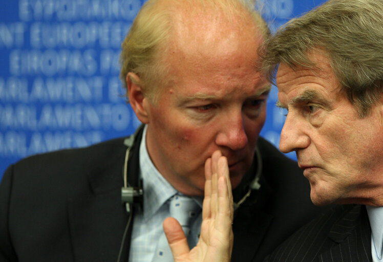 Fotografia 12: Press conference following the visit of the President of France to the EP.