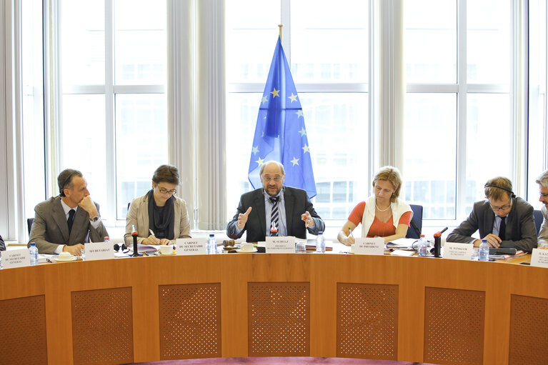 Valokuva 3: EP President at the Contact group Multiannual Financial Framework Meeting (MFF).