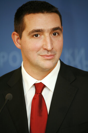 Photo 9 : Press conference following the EP President's meeting with the acting Speaker of the Serbian Parliament.