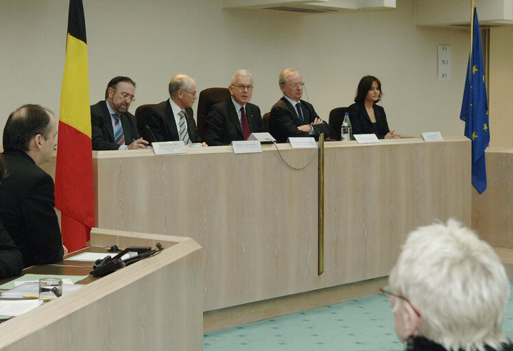 Foto 3: Official visit of the President of the EP to Belgium. Visit of the Belgian Parliament.