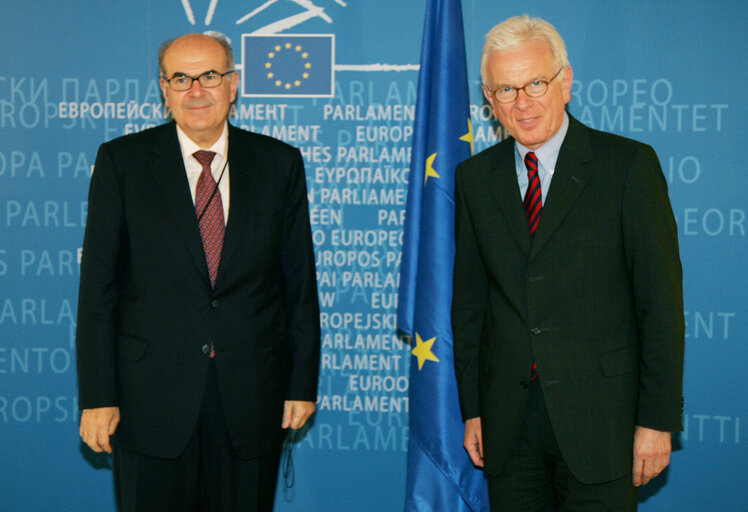 Foto 6: EP President meets with the President of the European Court of Justice.