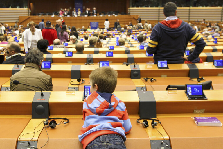 Снимка 13: Festival of Europe  Open day 2012 in Brussels  The European Parliament and active ageing. Public debate with members of the European Parliament.