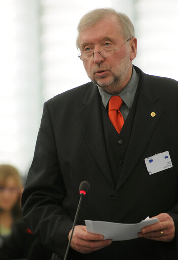 Foto 5: Dimitrij RUPEL MEP in plenary session in Strasbourg.