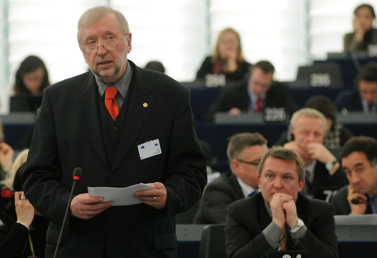 Foto 4: Dimitrij RUPEL MEP in plenary session in Strasbourg.