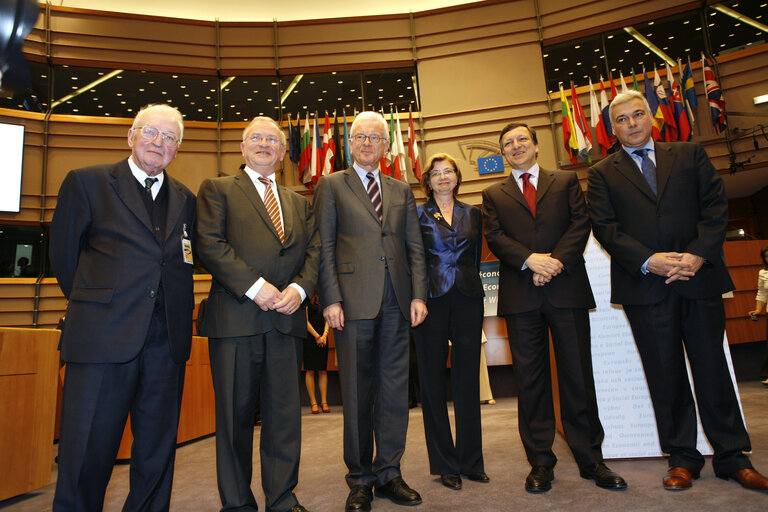 Foto 16: Formal sitting of the European Economic and Social Committee (EESC) for its 50th anniversary in presence of EP President and EC President