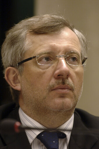 Zdjęcie 17: Marek SIWIEC in a meeting at the EP in Brussels.