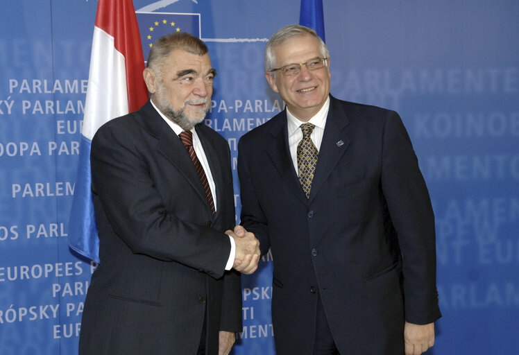 Foto 7: EP President meets with the President of Croatia in Brussels