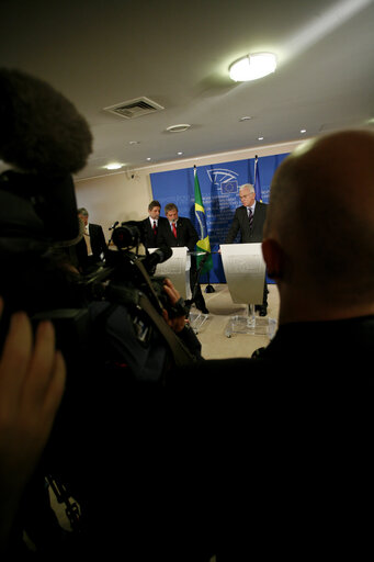 Photo 7: Press conference following the EP President's meeting with the President of Brazil.