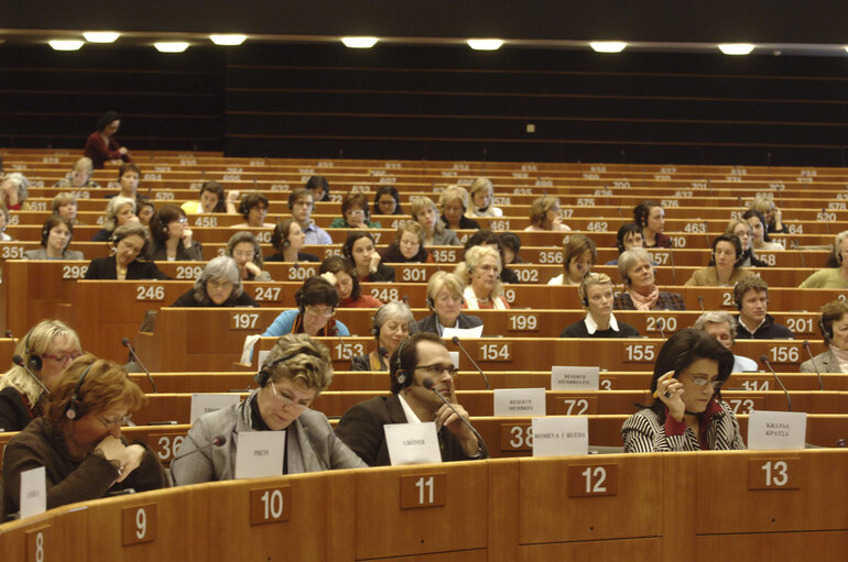 Foto 8: Women's Day - To mark International Women's Day (8 March), the Women's Rights Committee is holding a seminar entitled Women building the Future of Europe