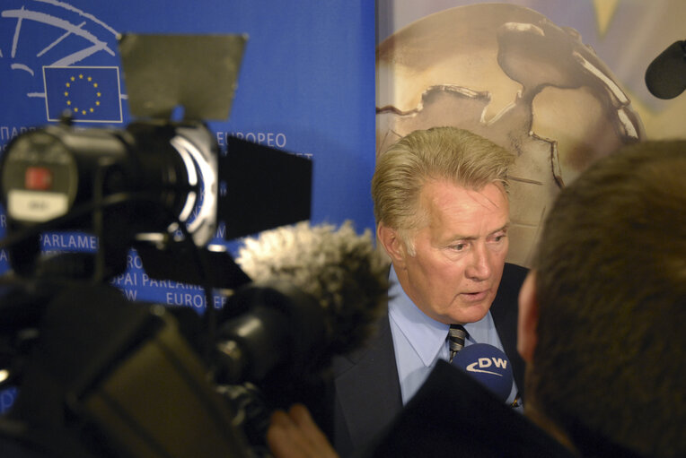 Foto 1: Press conference of Martin SHEEN ahead of the Energy Globe Award ceremony in Brussels