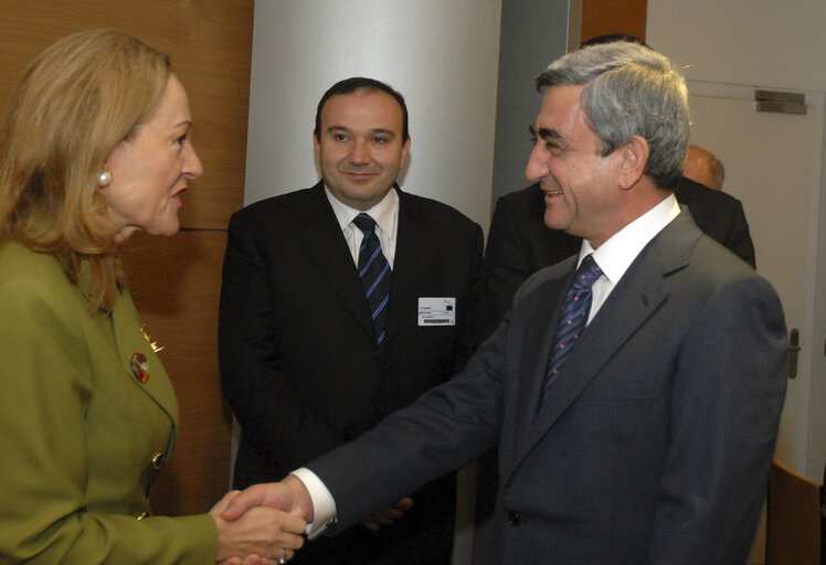 Fotografia 16: European Commissioner meets with Prime Minister of Armenia, in Strasbourg