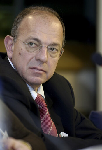 Foto 9: MEP Atanas PAPARIZOV holds a press conference in Brussels