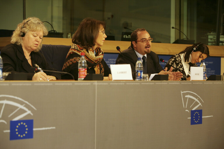 Photo 7: Press conference in Brussels following the visit of centres for detention of illegal immigrants in Belgium