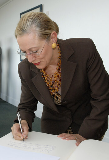 Photo 3: EP President meets with the  EU Commissioner for External Affairs.