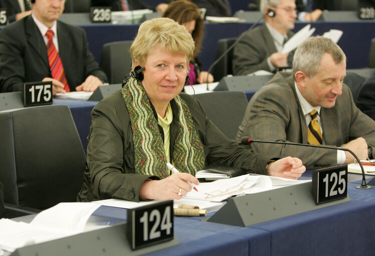 Zdjęcie 4: Mia DE VITS in plenary session in Strasbourg.