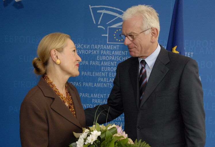 Снимка 5: EP President meets with the  EU Commissioner for External Affairs.