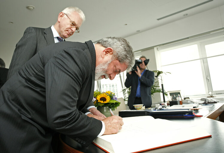 Foto 2: EP President meets with the President of Brazil.