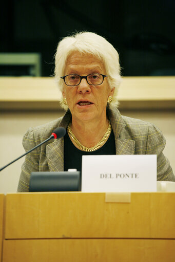 Fotogrāfija 11: The ICTY's experience - discussion with Carla DEL PONTE, Prosecutor of the International Criminal Tribunal for the Former Yugoslavia.